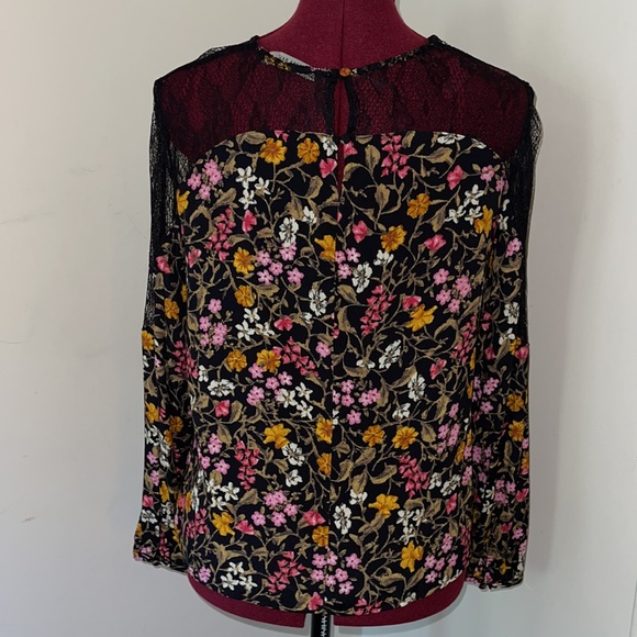 Zara Floral and Lace Blouse - Picture 2 of 7